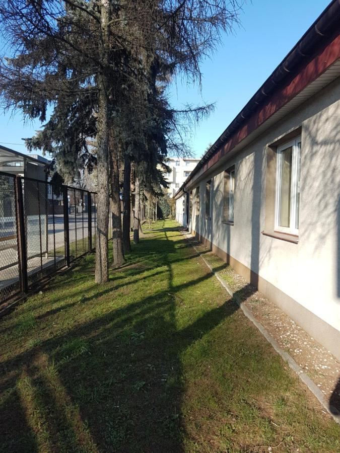 Hostel Rest Cracóvia Exterior foto